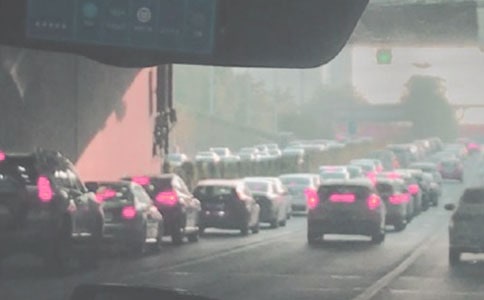 堵車的煩惱作文