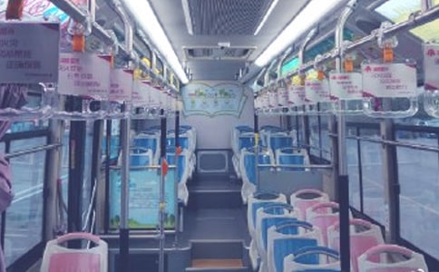 公共汽車上溫馨的屁