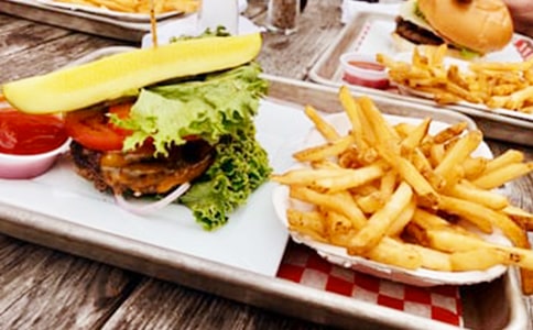 �ṩ���y�ˆT�R�r(sh��)�ṩ���M(f��i)���������(bi��o)�Z110��