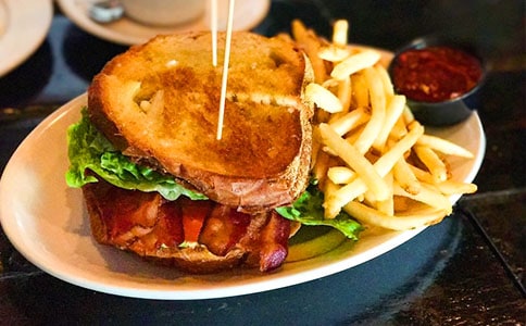 西餐禮儀當(dāng)中必備的四點(diǎn)常識(shí)