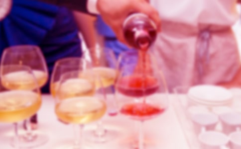 2015��(j��ng)�乫˾����c���R�~