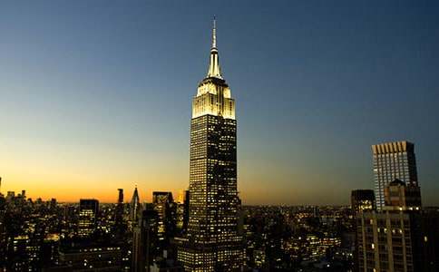 老榆樹上的童話大廈