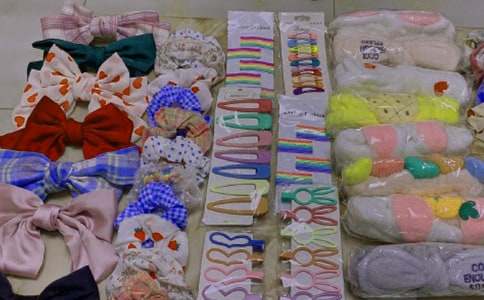 擺地?cái)傋魑模ňx101篇)