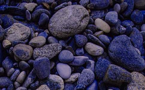 鵝卵石小徑上的童年作文700字