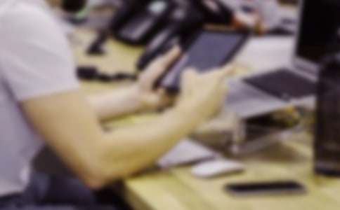 �ߌ������M(j��n)���E����ƽ����λ���f���cϣ��