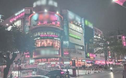 濟(jì)南泉城廣場的作文