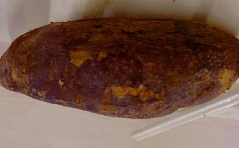 快樂(lè)挖紅薯作文