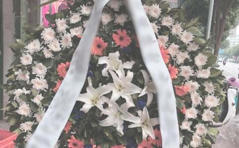 祭奠那些繁華青春作文