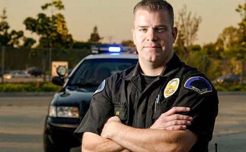 �߿����ģ���q�к��򽻾��e��(b��o)�ְֺȾ�