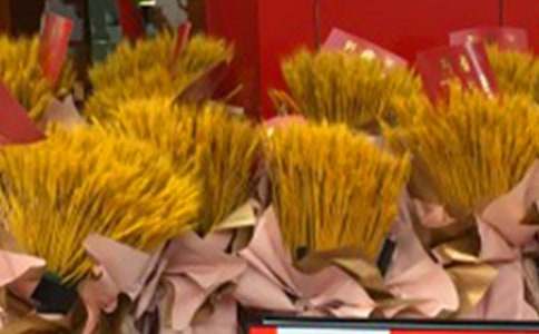 �_�I(y��)�������R�~