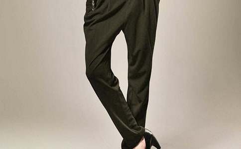 ��?gu��)�����ϴѝ�ӵą������?/></p><p>������?y��n)��в�ĸ����������̻֏?f��)�ĺܺ�����Ҋ���һ؁������Ǹ��d��</p><p>��������Ķ���������Ҫ���˲�������������һֱ�ǸC�ڴ��ϵĕr(sh��)���һЩ���Ҿ����ڴ�β������һ����Щ�ҳ���</p><p>�������fԒЩ��ֻҊ��ĸ�M(j��n)���������̴�β�Ե�һ��(g��)��tɫ�Ĵ������������������������̓Q�µ�ѝ����ԭ������?y��n)��Є?d��ng)���㣬������ЩҪ����ĕr(sh��)���������������(hu��)���Kѝ�ӣ����������������̓Q�µĎחlѝ�ӡ�</p><p>������С������ȥ������ϴ������</p><p>�����ְֿ�����ĸ���е���������(du��)������������f����</p><p>������΢����£�������c(di��n)��̫���������^��ôһ˲�g�����R�ϑ�(y��ng)�������ã���ĸ�ゃ���������ģ���ȥϴ������</p><p>������ĸ��¶�yɫ���@Ȼ����������Ҳ�f������������?c��)����@��������Խ��Щ�y������߀�����^����ȥϴ��</p><p>������ĸ���ֲ��^�ң��͸����f��ȥ��ˮ�����_�c(di��n)��ˮϴ�����ˮ���������ˡ�</p><p>�����ґ�(y��ng)������������ȥ���l(w��i)���g��</p><p>�����f��(sh��)Ԓ���ְք����h�ĕr(sh��)�����ҵ��������е��|������?y��n)�ƽ�r(sh��)�ڼ��������B�Լ����·����]��ϴ�^��ȫ�����o��ϴ�C(j��)�����BС�m��ʲô���Еr(sh��)Ҳ�ǋ���������</p><p>��������������������ĸƽ�r(sh��)�ڼ�������̲����ף������ѽ�(j��ng)�ǂ�(g��)���������؁��͑�(y��ng)ԓ���c(di��n)�����ܼ�������</p><p>��������С�r(sh��)�����֋����ڼҵĕr(sh��)�����ҵ��ʳ��Ӷ����������ϣ���߀ӛ������(j��ng)�ǂ�(g��)�谵���賿���ҿ޺����ҋ��������̺�����С�ĸΡ����������ڻ��S�ğ���������������o���v���¡�</p><p>�����뵽�@Щ���Ҹ���һ�c(di��n)��Ҳ���X�õ��|�����@Щ�����ґ�(y��ng)ԓ���������^Т�������ǿ��^�f�f������Ҫ�䌍(sh��)���Є�(d��ng)��</p><p>���������l(w��i)���g��������һ��(g��)���P䓵Ĵ��������уɂ�(g��)���Ӷ��ŝM�˜�ˮ����ѝ�ӷ��M(j��n)����һ��(g��)���ӣ��]��ˮ����Ȼ����Ϸ������������̄���һֱ���ڵ�������ѝ����Ĳ��K��ֻ�ǲ�С����һ�c(di��n)����ƽ�r(sh��)�C�ڴ�����������(hu��)��ʲô������</p><p>�����������ش���ѝ����������ǰ�]��ϴ�^�� ��һ��(hu��)���ҵ��ִ�ľ���Щ���t��������Ҳ��?y��n)��?d��ng)��ů���˲�����ϴ��ϴ�����ҵ������Խ������������������Щ�_���ˣ������Լ�Ҳ�ܞ�������Щ�¶��е��Ҹ���</p><p>������?y��n)��Ҵ�ķ�����Щ�࣬���ԓQ�������ˮ�Űѷ���ϴ�Ƀ����������̵ķ����ҳ��˕�������ѝ������Ժ�С�</p><p>���������S�L(f��ng)�p�P(y��ng)���ѽ�(j��ng)�Ƀ���ѝ�����ҵ��^�������Լ����t����ָ�����H���X���������ﷴ���ǳ�����M�M���Ҹ�����</p>
<script>s(