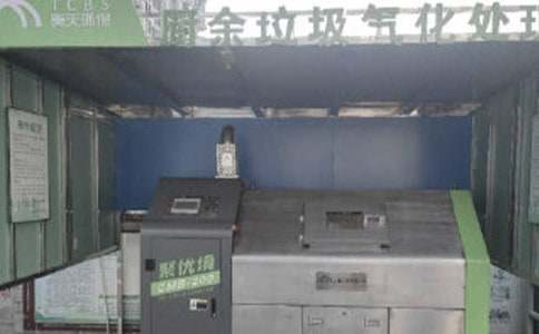 �������׌�������������