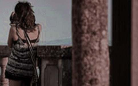 形容女子笑的詞語