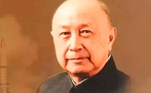 �P(gu��n)���X�W(xu��)ɭ������700�֣������е�Ӣ�ۣ����x25ƪ��