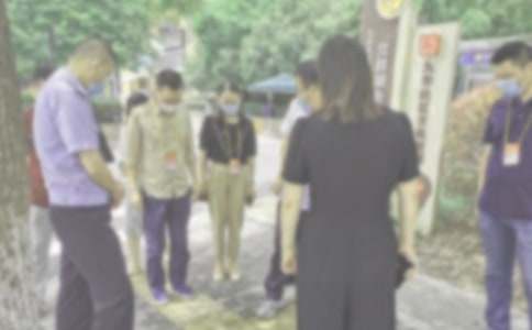 關(guān)注我們的社區(qū)初三作文