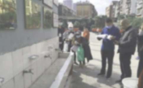 在社區(qū)活動(dòng)站的日子初中作文