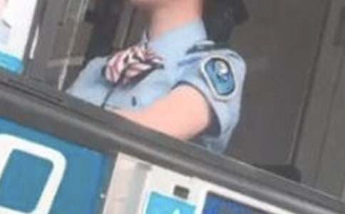 �������M(f��i)�T���������u�r