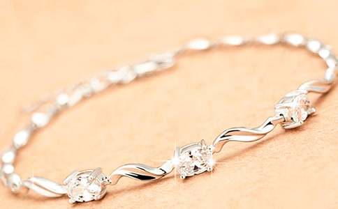 ƽ����������ľ���-������������800��