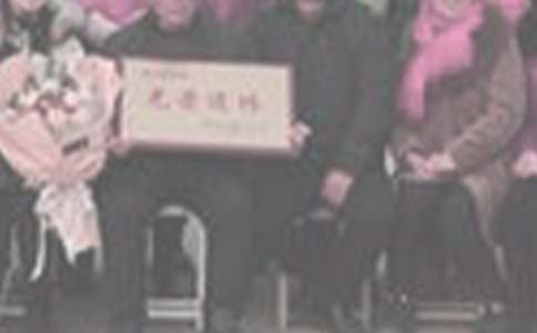 ������У�L���~