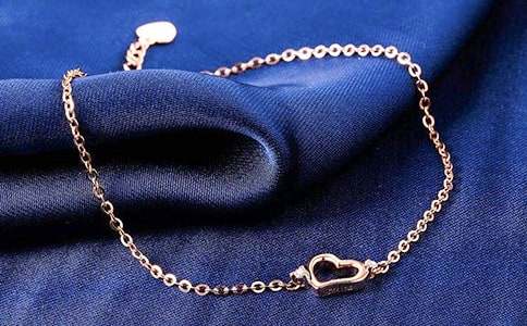 項鏈的續(xù)寫作文