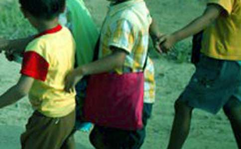 ��ů���ó�С�W(xu��)������450��