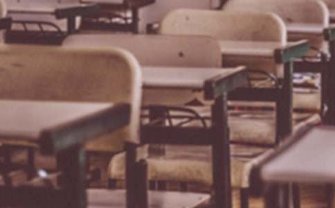 �҂��WУ��һ���ļ����ģ�ͨ��18ƪ��