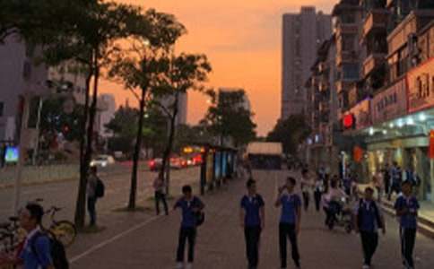 這就是自信中學(xué)生滿分作文