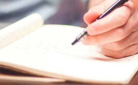 束縛了一個寒冬的蛹作文